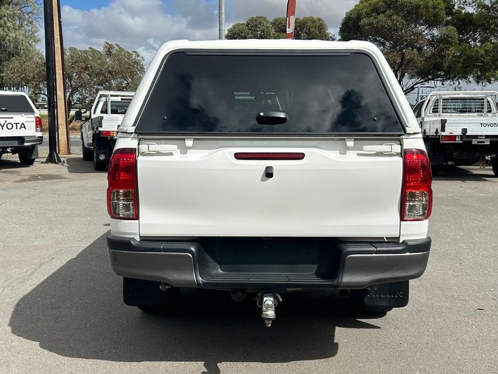 2022 Toyota Hilux SR