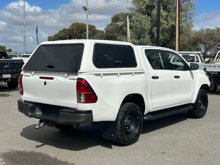 2022 Toyota Hilux SR