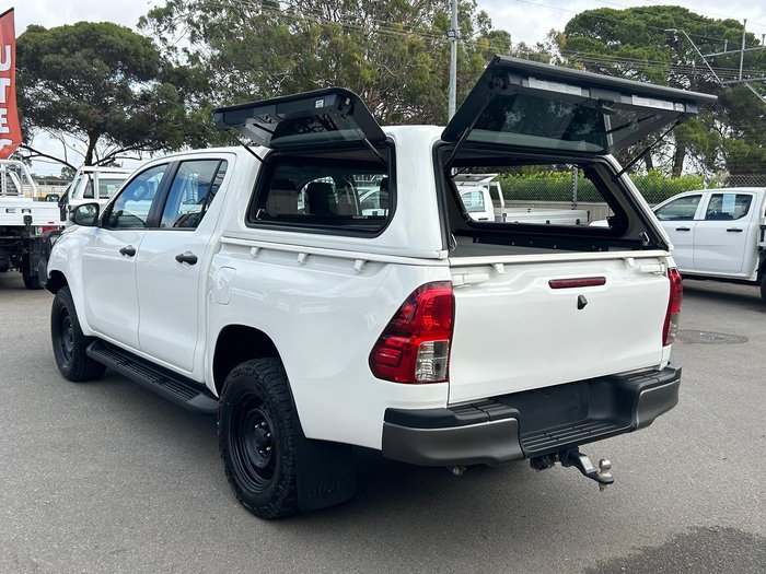 2022 Toyota Hilux SR
