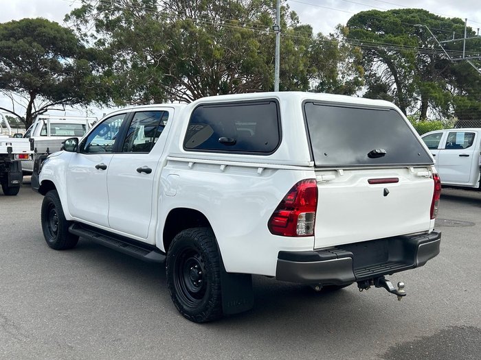 2022 Toyota Hilux SR