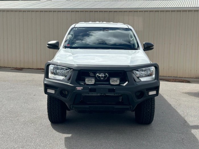 2022 Toyota Hilux SR