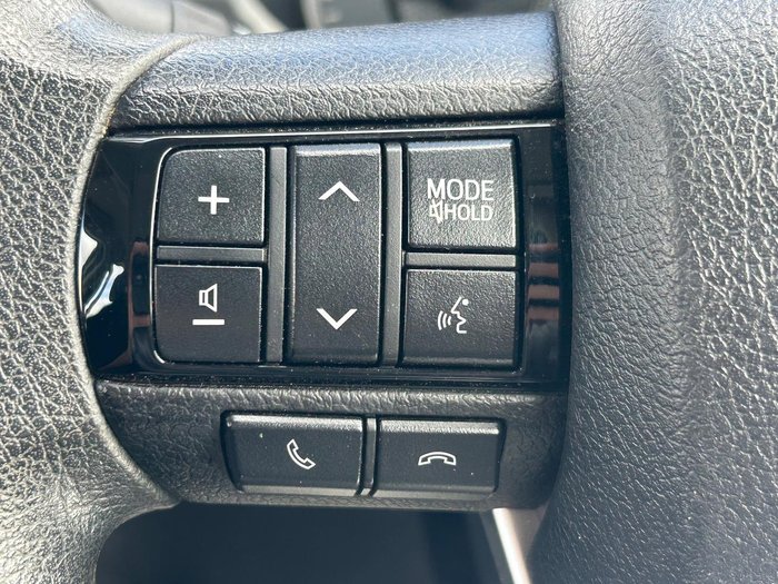 2022 Toyota Hilux SR