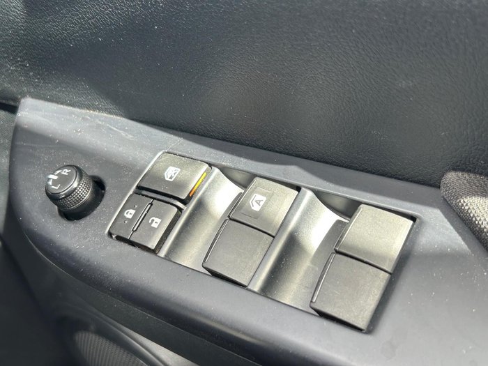2022 Toyota Hilux SR
