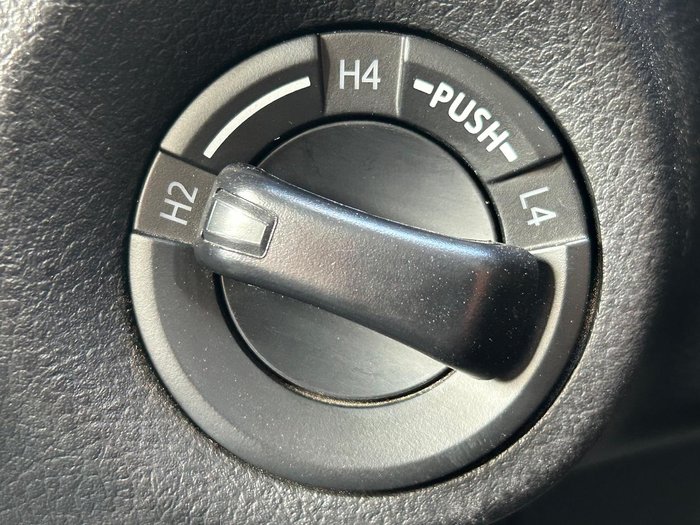 2022 Toyota Hilux SR
