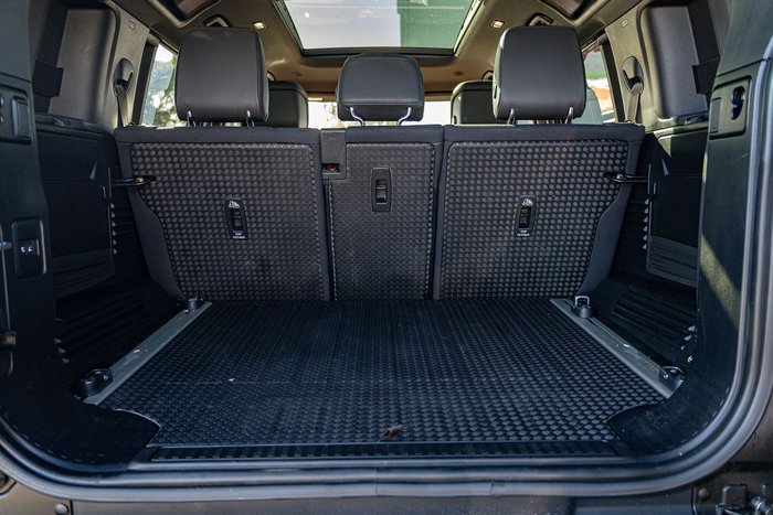 2022 Land Rover Defender 110 D300 X