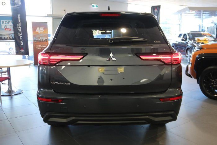 2026 Mitsubishi Outlander LS