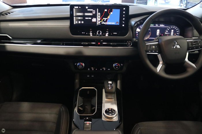 2026 Mitsubishi Outlander LS