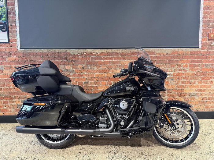 Harley-Davidson Street Glide Limited 117 (FLHXL) Touring
