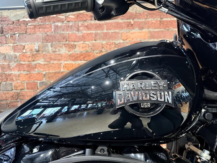 2026 Harley-Davidson Street Glide Limited 117 (FLHXL)