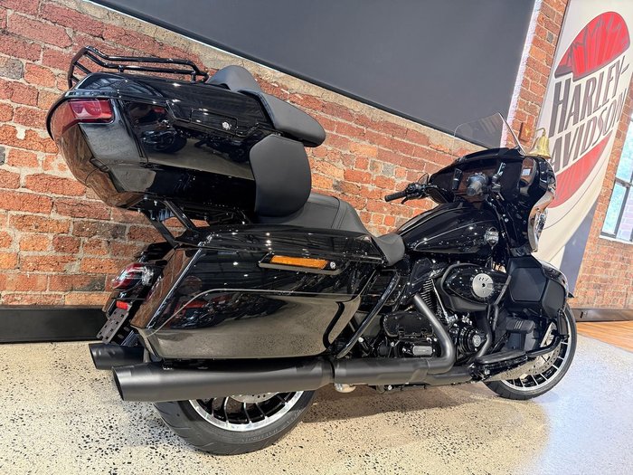 2026 Harley-Davidson Street Glide Limited 117 (FLHXL)