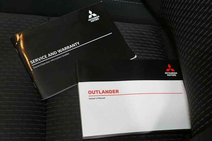 2022 Mitsubishi Outlander LS