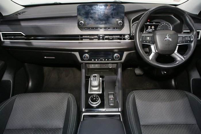 2022 Mitsubishi Outlander LS