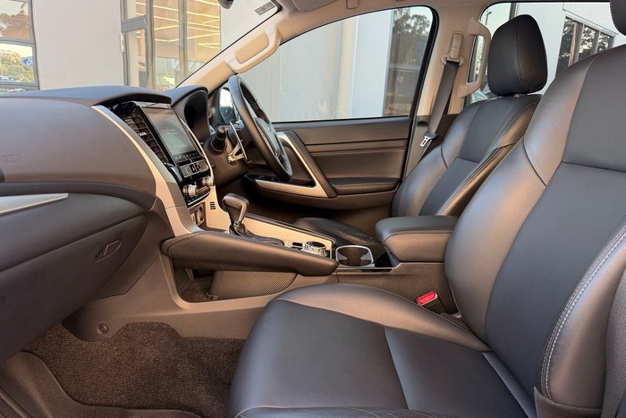 2022 Mitsubishi Pajero Sport GLS