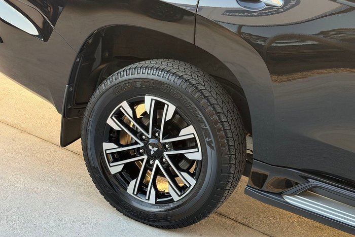 2022 Mitsubishi Pajero Sport GLS