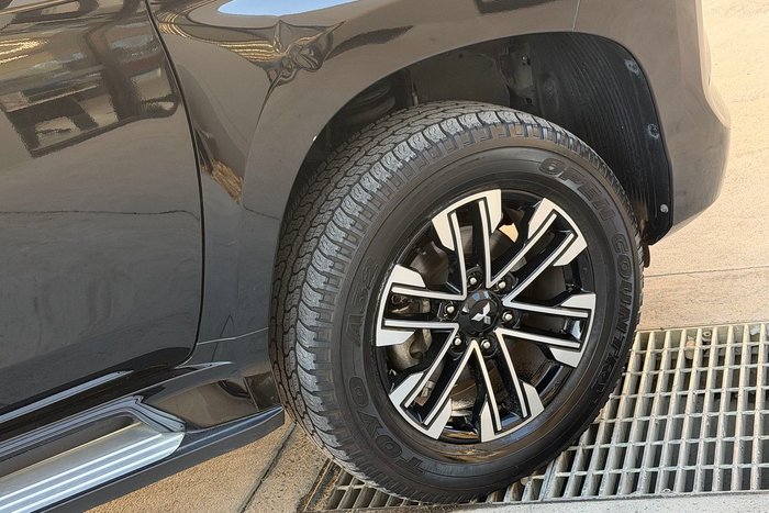 2022 Mitsubishi Pajero Sport GLS