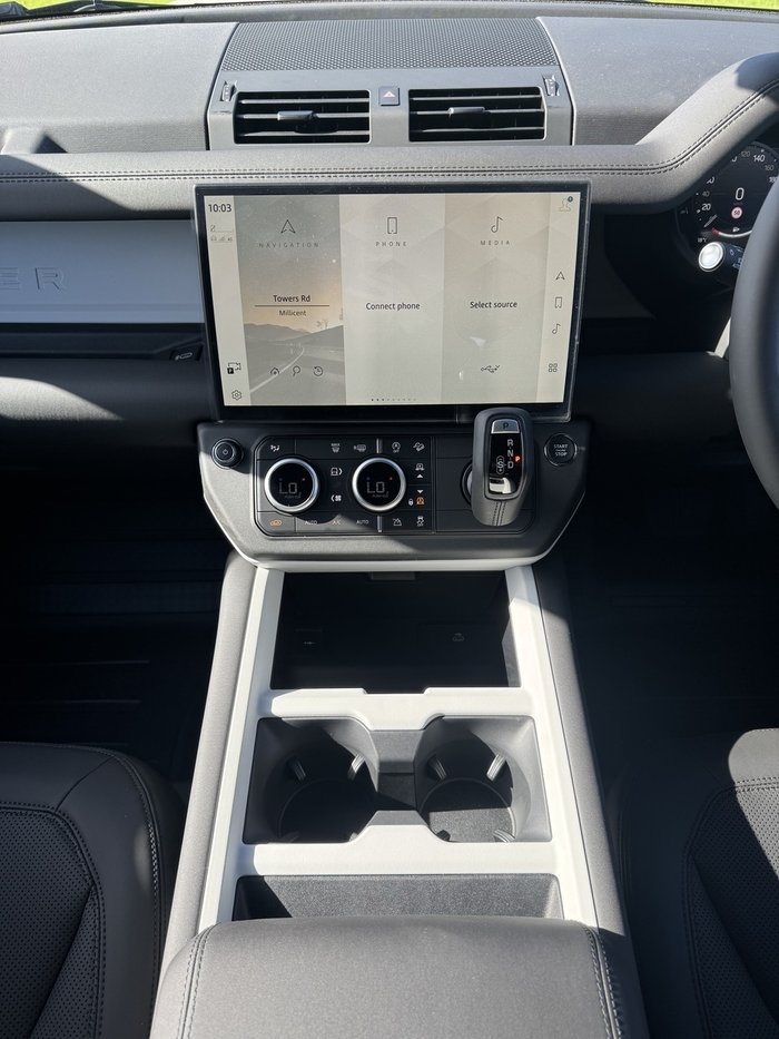 2025 Land Rover Defender 110 D350 X-Dynamic SE