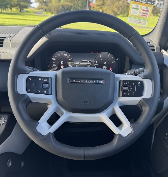 2025 Land Rover Defender 110 D350 X-Dynamic SE