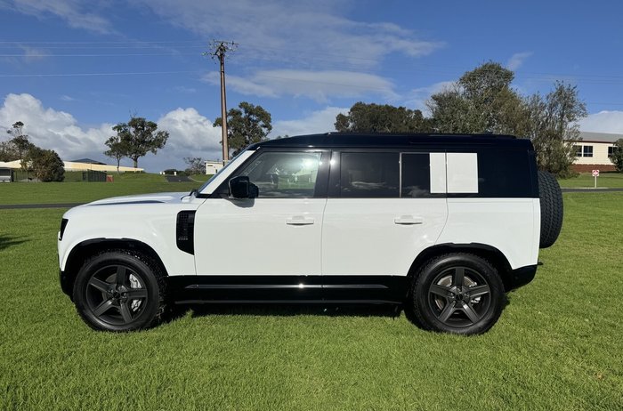 2025 Land Rover Defender 110 D350 X-Dynamic SE