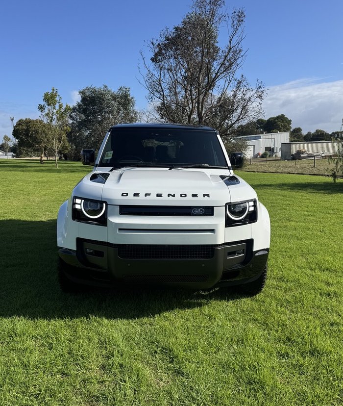 2025 Land Rover Defender 110 D350 X-Dynamic SE