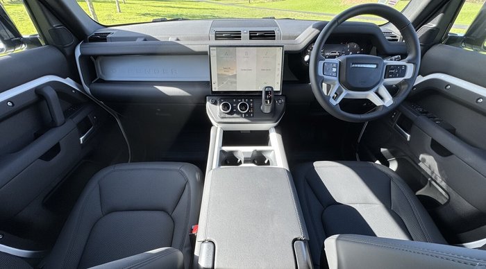 2025 Land Rover Defender 110 D350 X-Dynamic SE