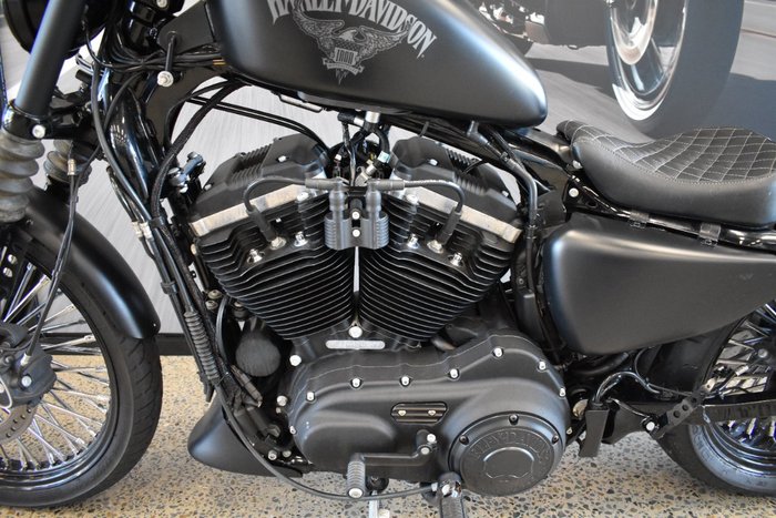 2017 HARLEY-DAVIDSON XL883N IRON 883