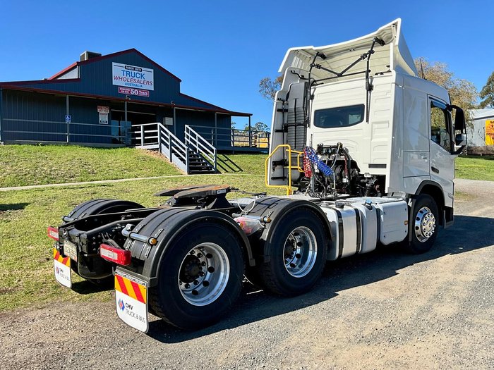 2022 Volvo Fm Series FM11 WHITE