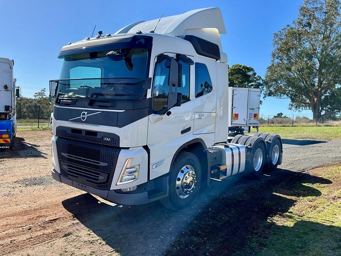2022 Volvo Fm Series FM11 WHITE