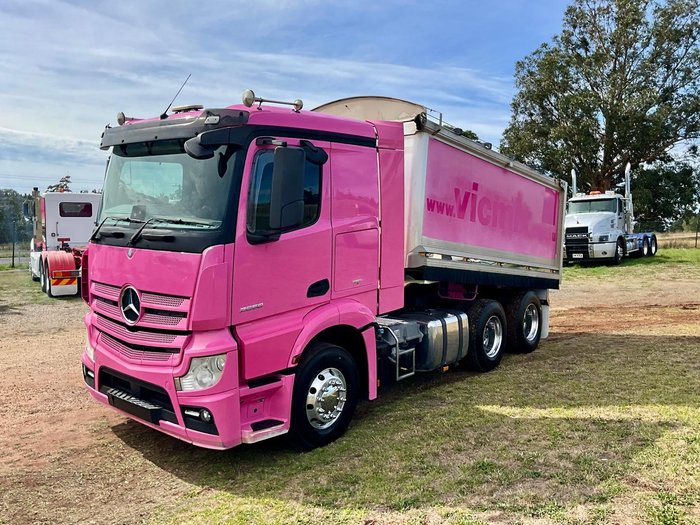 2018 Mercedes-Benz Actros 2658LS PINK