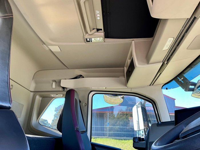 2022 Volvo Fm Series FM11 WHITE