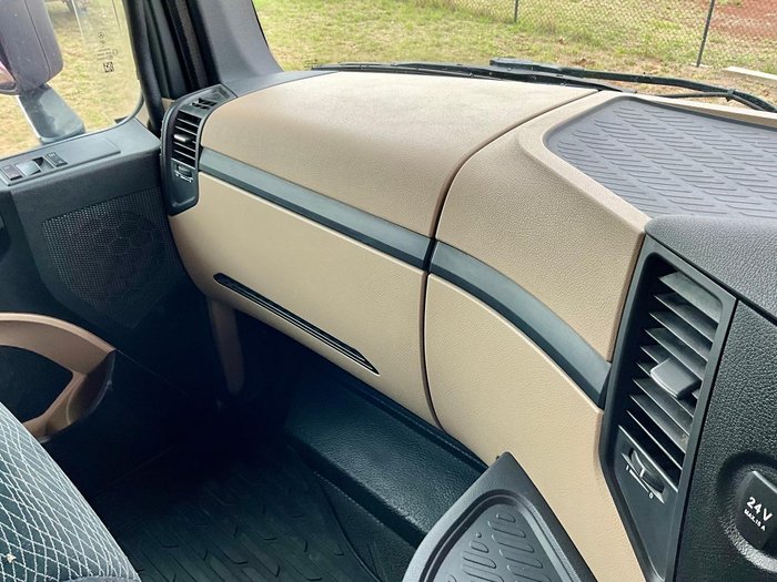 2018 Mercedes-Benz Actros 2658LS PINK