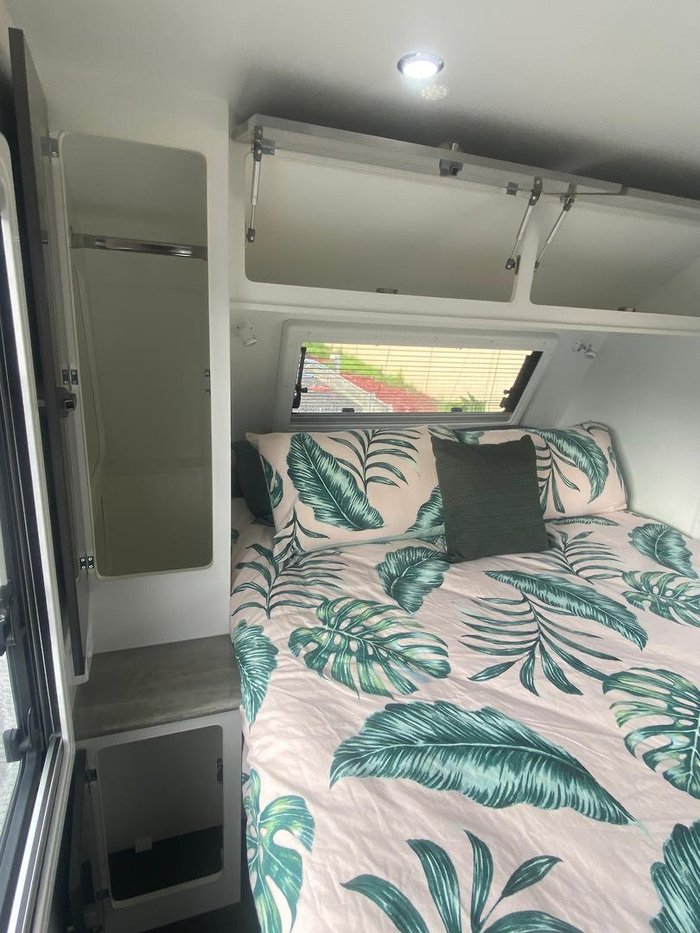 2016 Regent Discoverer 20'6