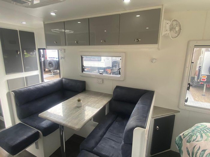 2016 Regent Discoverer 20'6