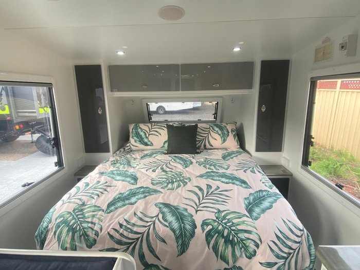 2016 Regent Discoverer 20'6