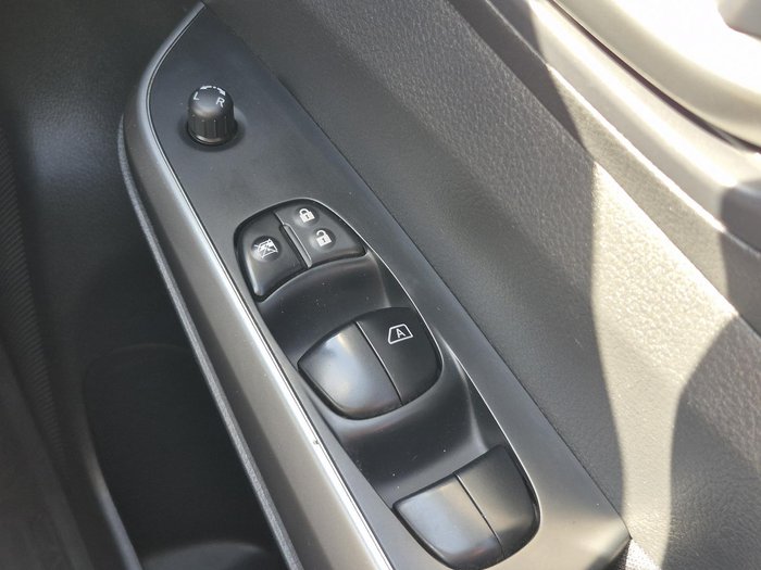 2021 Nissan Navara SL