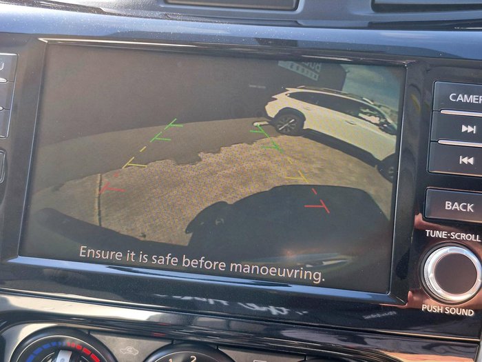 2021 Nissan Navara SL