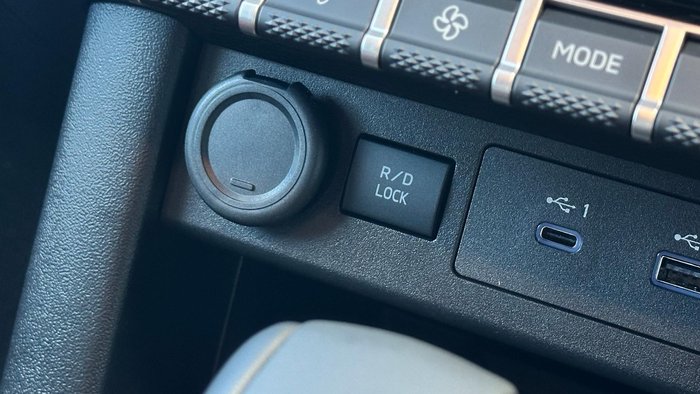 2025 Mitsubishi Triton GSR MV MY25 4X4 Dual Range White Diamond