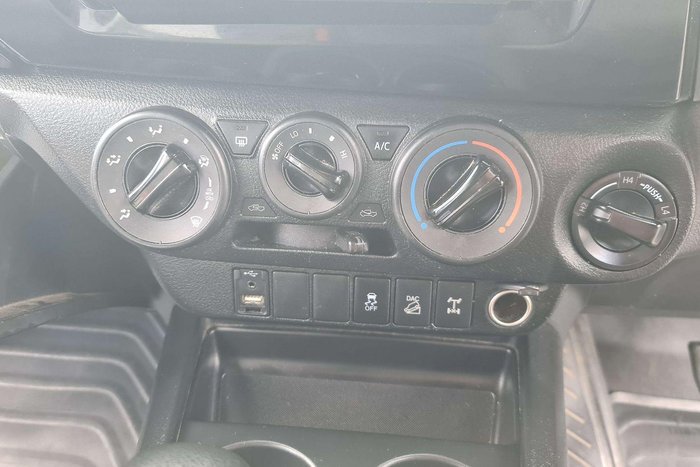 2018 Toyota Hilux SR