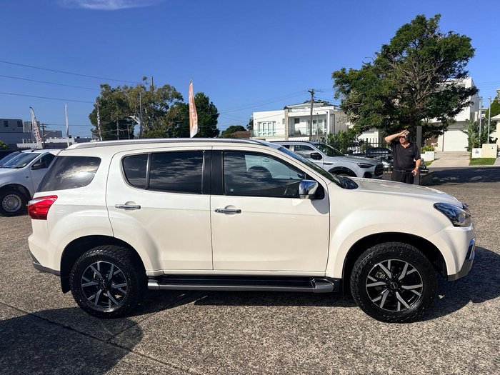 2021 Isuzu MU-X LS-T