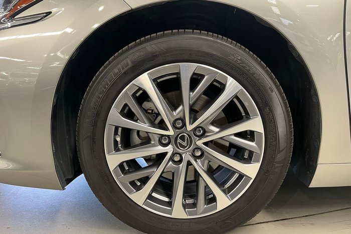 2021 Lexus ES ES300h Luxury