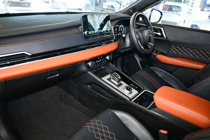 2023 Mitsubishi Outlander Exceed Tourer