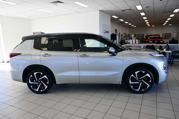 2023 Mitsubishi Outlander Exceed Tourer