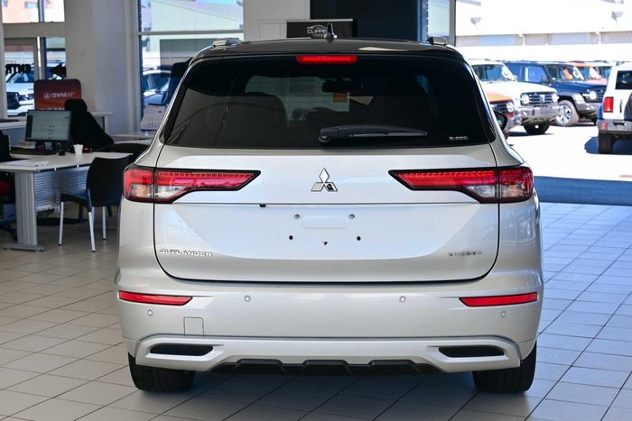 2023 Mitsubishi Outlander Exceed Tourer