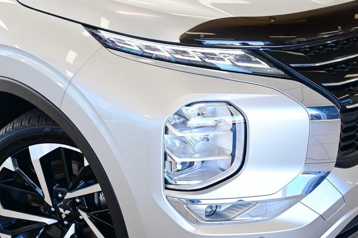2023 Mitsubishi Outlander Exceed Tourer