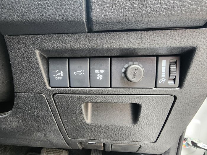 2025 Isuzu MU-X LS-T