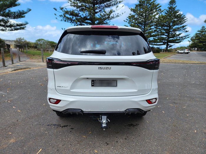 2025 Isuzu MU-X LS-T