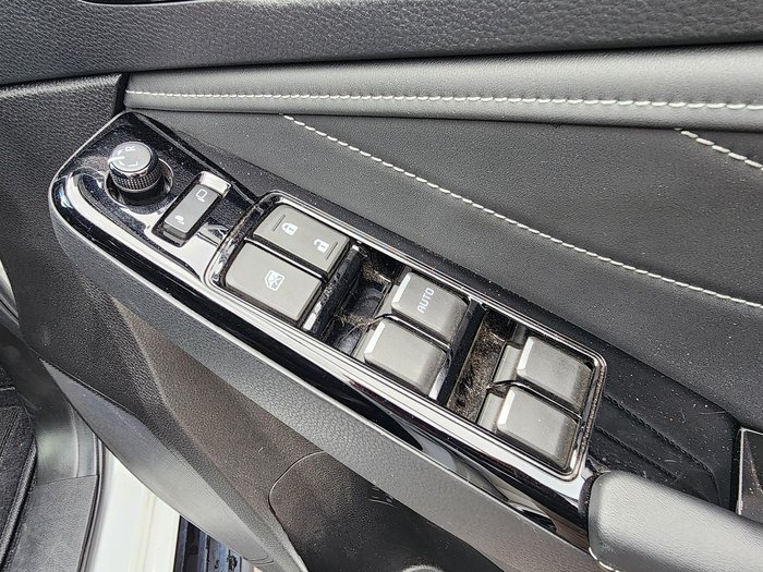 2025 Isuzu MU-X LS-T