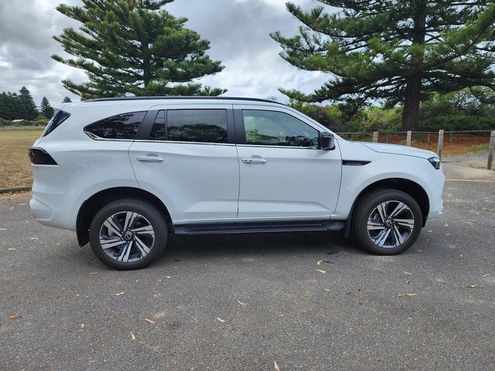 2025 Isuzu MU-X LS-T