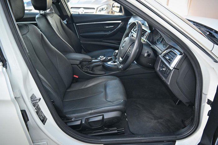 2016 BMW 3 Series 318i Sport Line