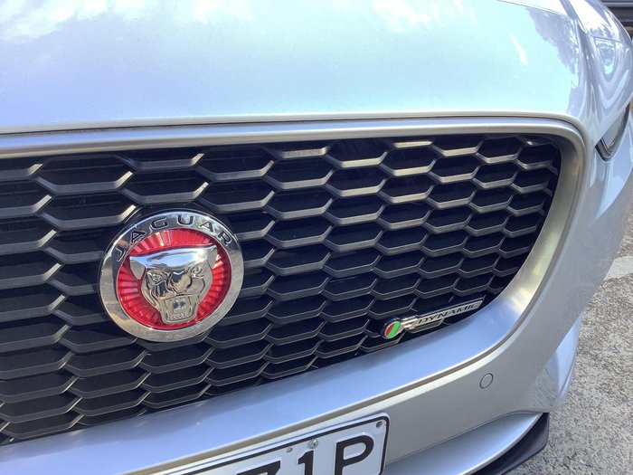 2019 Jaguar XE P300 R-Dynamic SE