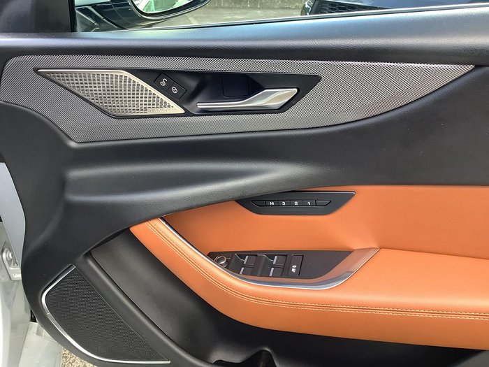 2019 Jaguar XE P300 R-Dynamic SE